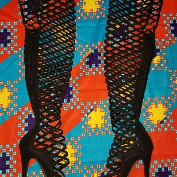 STEVE MADDEN THIGH HIGH Caged Boots🔥 - Picture 3 of 3